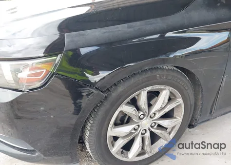 2017 Chevrolet Impala 1Lt из США, поврежденный, VIN 1G1105S32HU190356